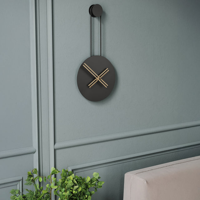 Vintage wall clock that revives the spirit of the past. Silent precision and retro charm make it an elegant piece for timeless spaces. - Voglana